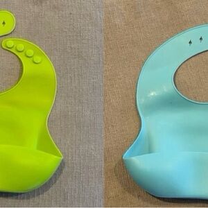 Kids Silicone Bib Set - Green and Blue